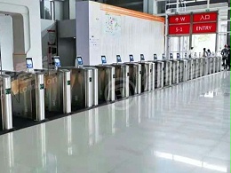 上海国际会展中心安装45台人行通道翼闸案例
